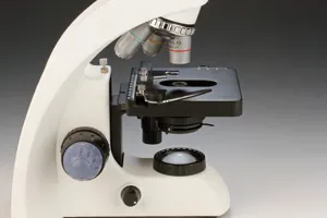 Mikroskop Basic-S, monokulær, med batterier (077455)