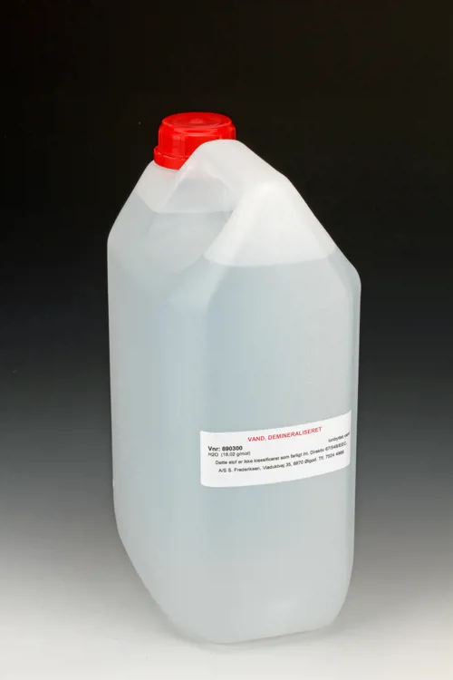 Vand, demineraliseret, 5 L (890300-6)